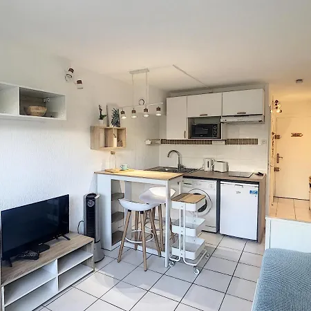 Golfe Juan Studio Dans Residence Avec Piscine Vallauris Exterior photo
